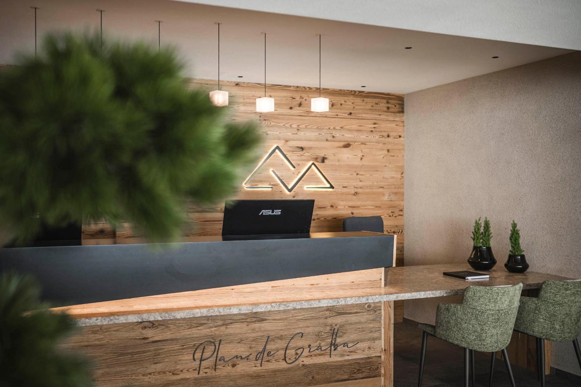Hotel Plan De Gralba - Das Berghotel Selva di Val Gardena Kültér fotó